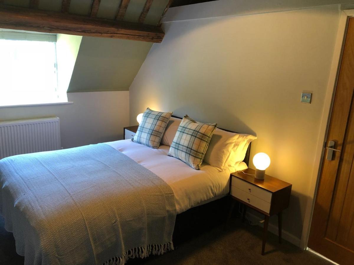 Old Fleece Apartments Stroud  Bagian luar foto